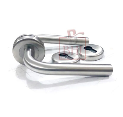 Stainless Steel Door Handle On Rose With Keyhole 135mm #4065 - Image 5
