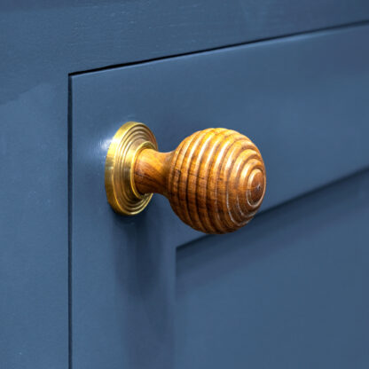WOOD+BRASS BEEHIVE REEDED KNOB ON FLAT REEDED ROSE 55mm#1188 - Image 2