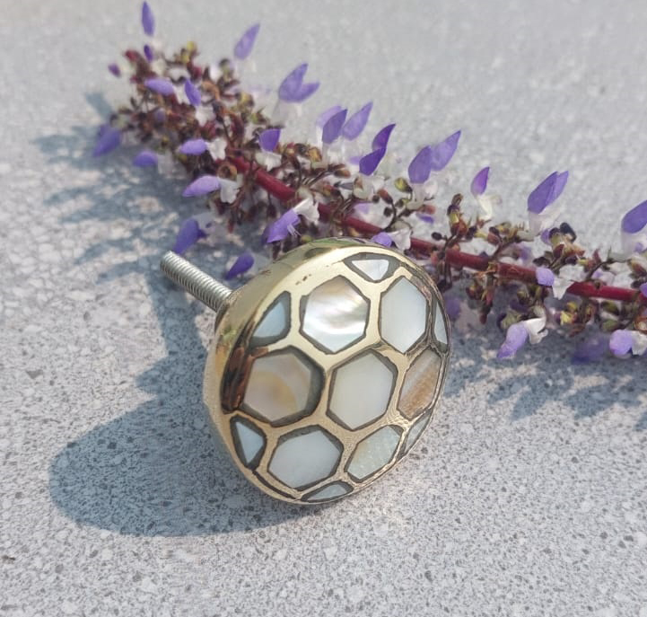 CABINET KNOB BRASS MOP 35mm #6552 (Set of 6 Pcs)